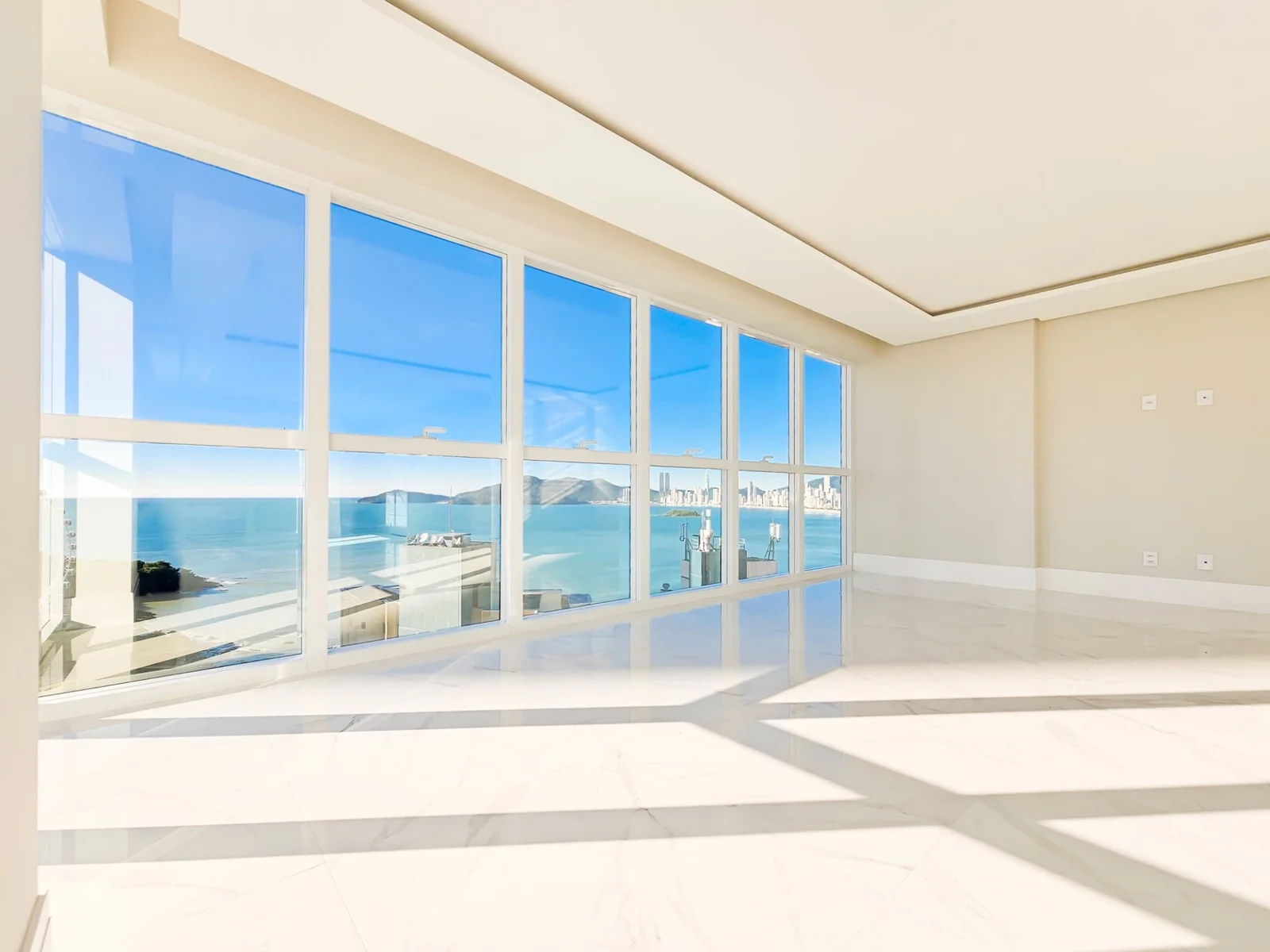 Apartamentos com Vista Mar em Balneário Camboriú: sofisticação, luminosidade e uma experiência única de moradia