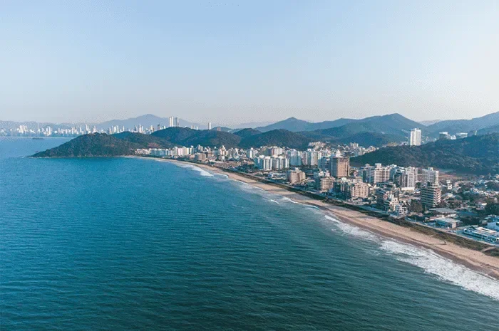 Imóveis na Praia Brava: sofisticação, valorização e um dos endereços mais desejados do litoral